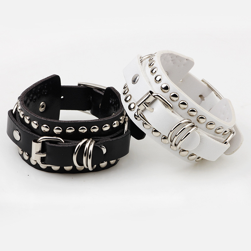 Goth Black Leather Wristband B - огляд і ціна Women'S Emo Accessories