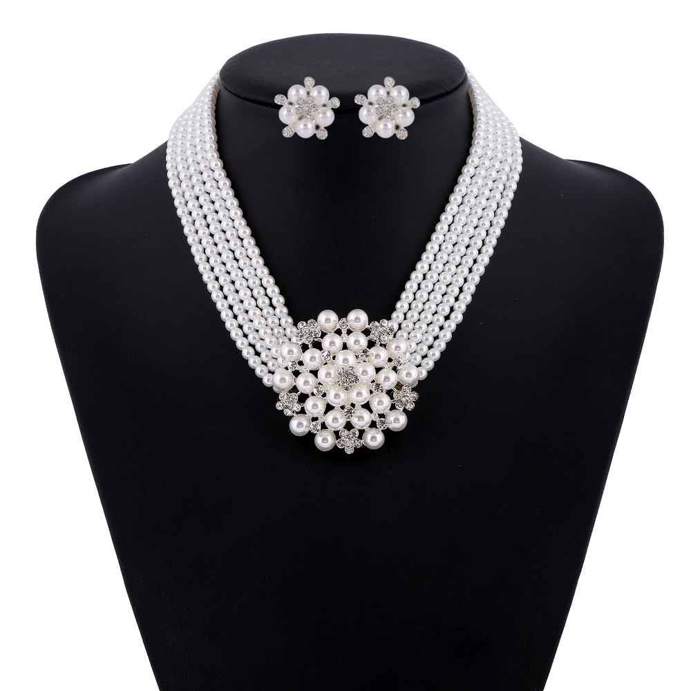 Audrey Hepburn Breakfast at Ti - огляд і ціна Women'S Accessories In The 1950S
